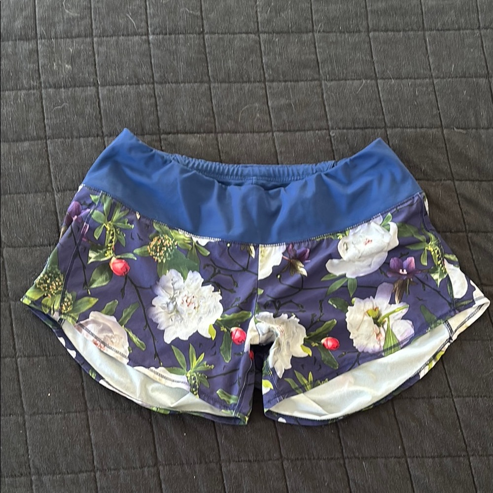 Oiselle Roga Shorts - size 6